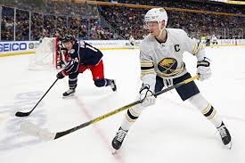 西甲裁判报告：皇马3人被罚下，卡雷拉斯、卡瓦哈尔怒斥裁判